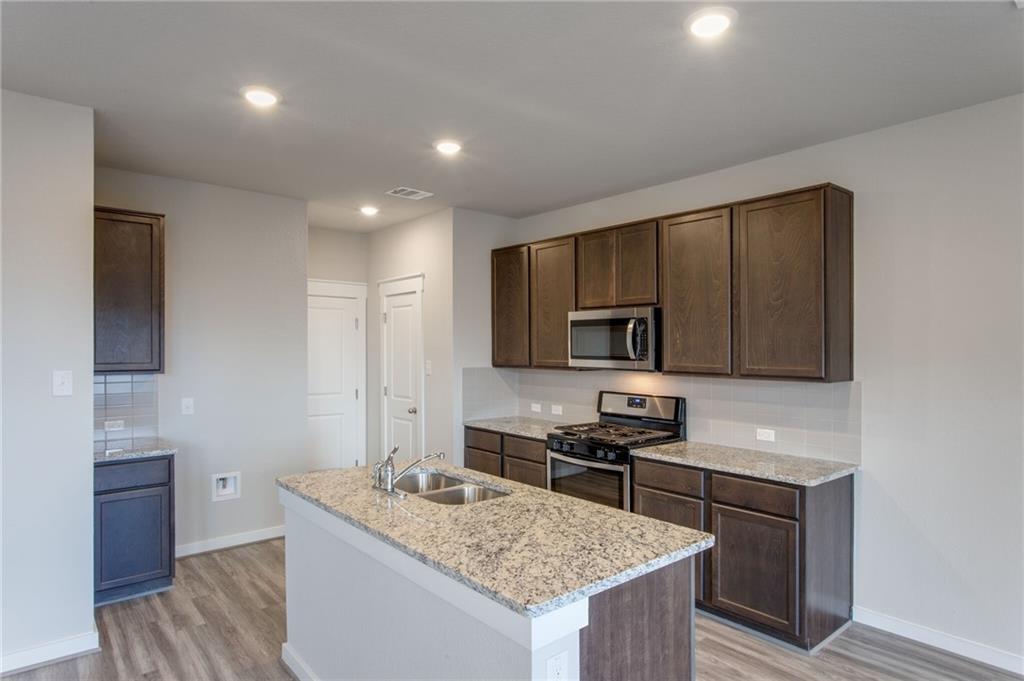 17303 C Leafroller Dr Property Photo 9