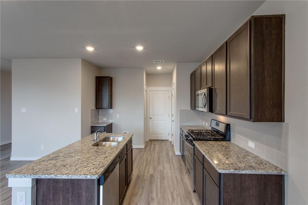 17303 C Leafroller Dr Property Photo 10