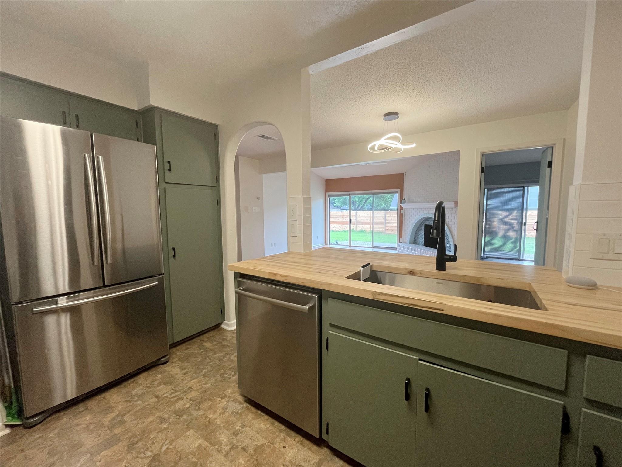 8702 Dawnridge Cir Property Photo 8
