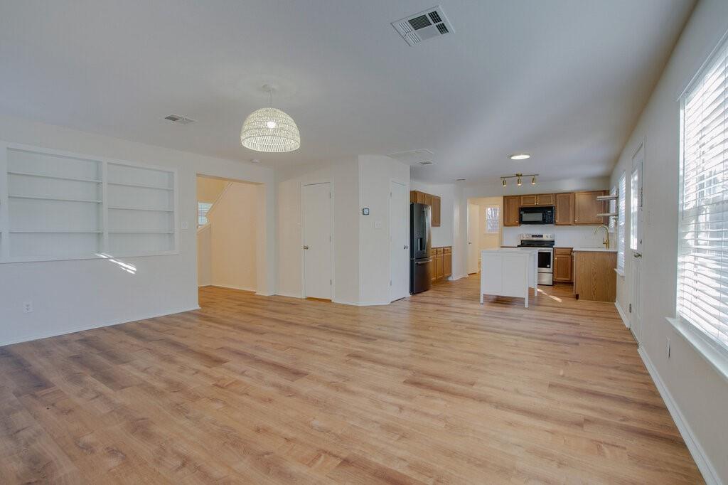 2005 Whistling Way Property Photo 6