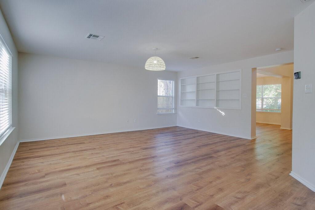 2005 Whistling Way Property Photo 7