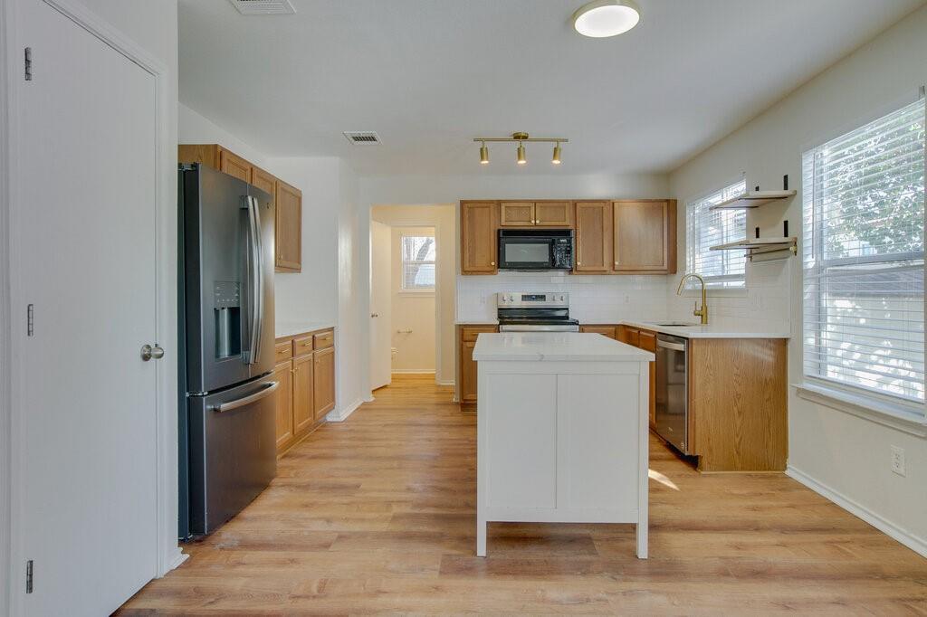 2005 Whistling Way Property Photo 8
