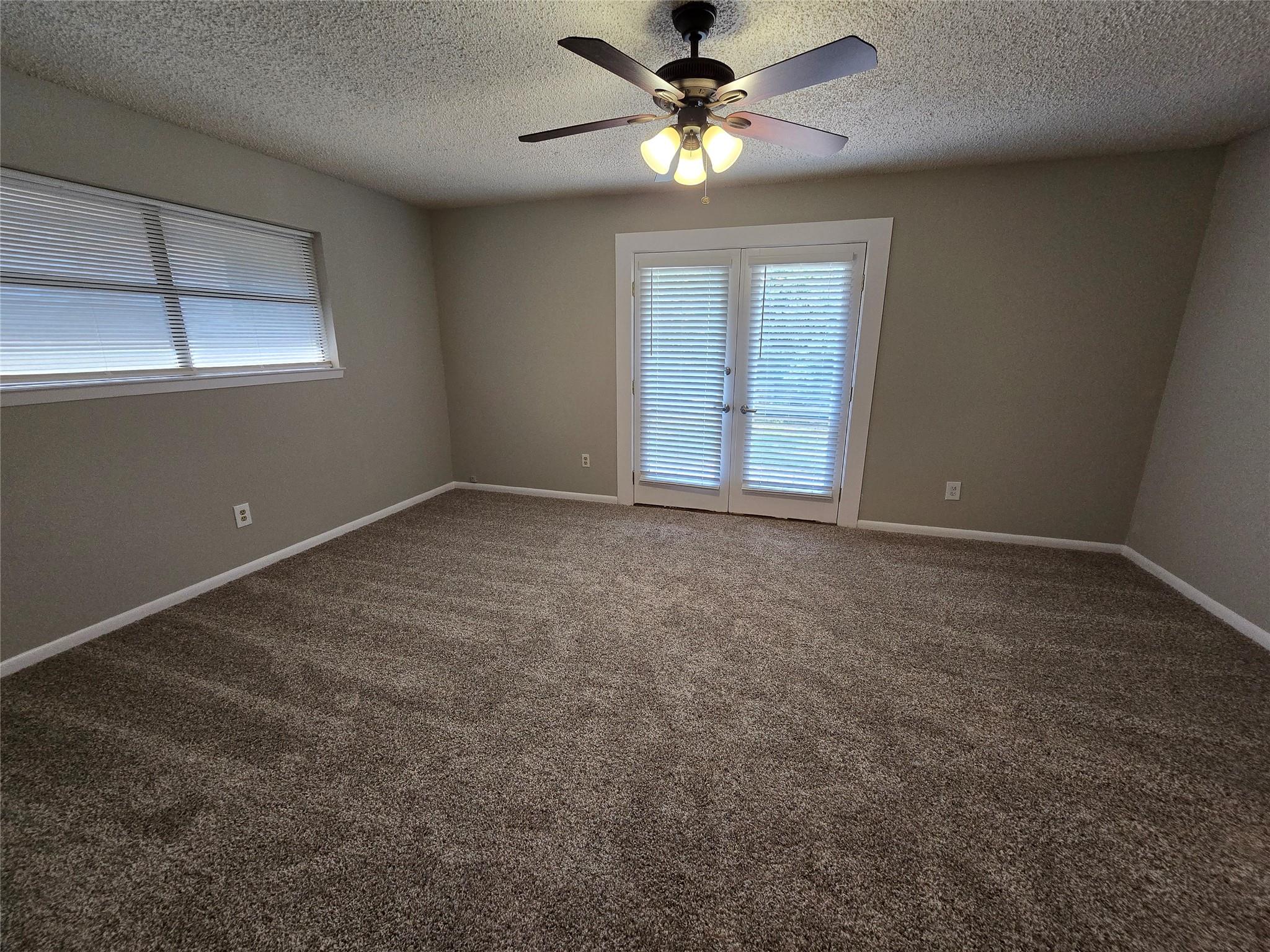 402 Greenwood Dr Property Photo 21