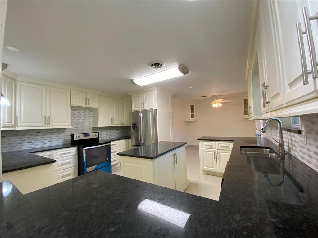 4318 Breakwood Dr Property Photo 5