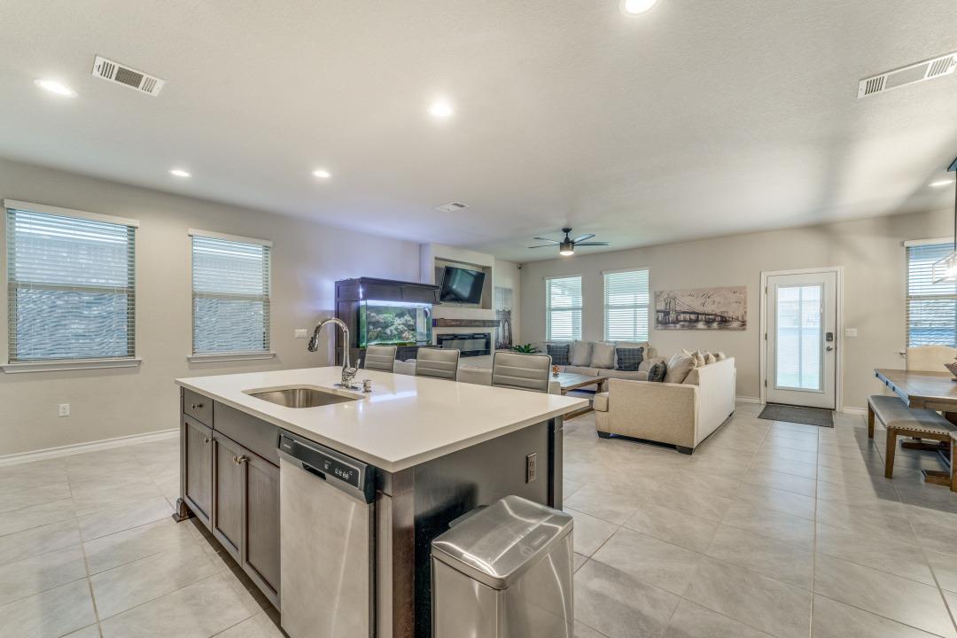 5921 Lehman Way Property Photo 10