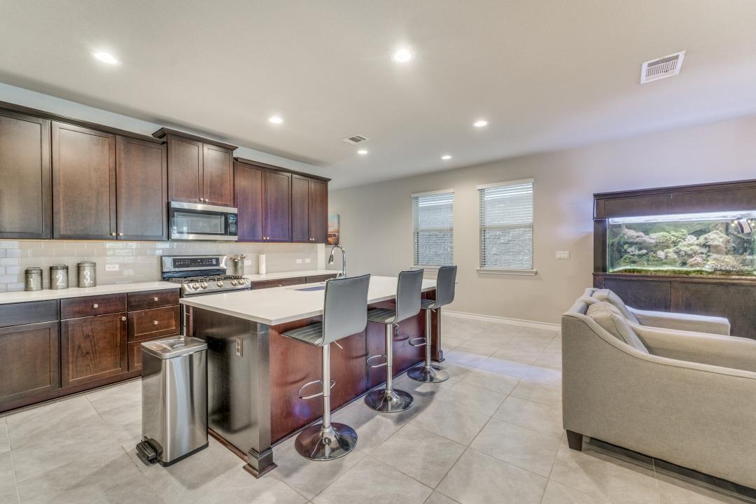 5921 Lehman Way Property Photo 12