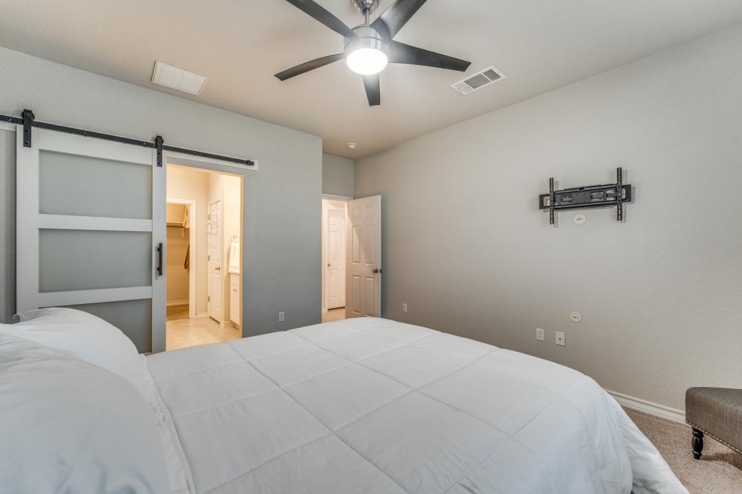 5921 Lehman Way Property Photo 15