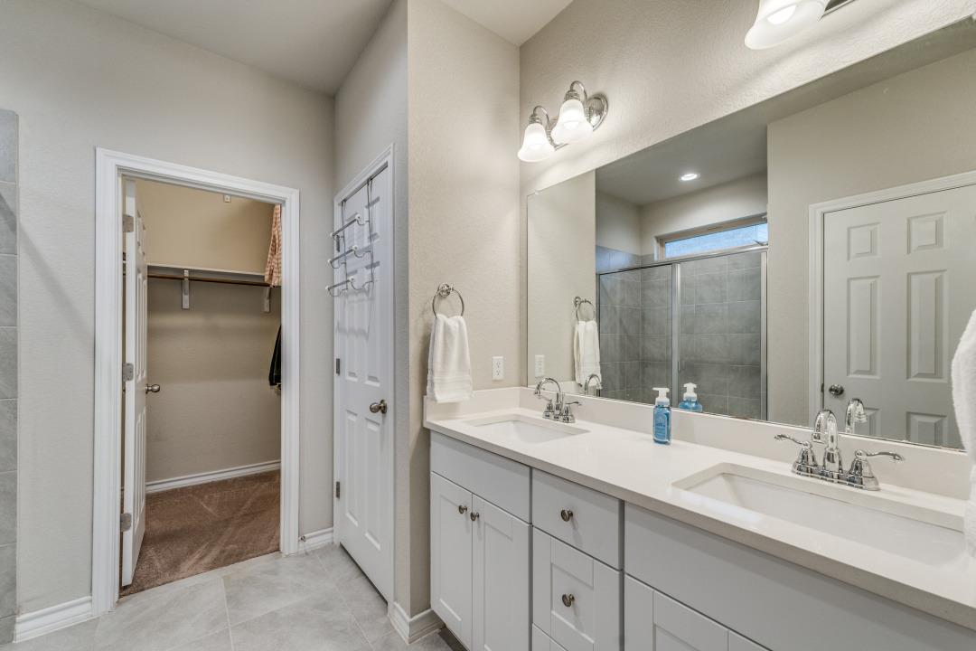 5921 Lehman Way Property Photo 16