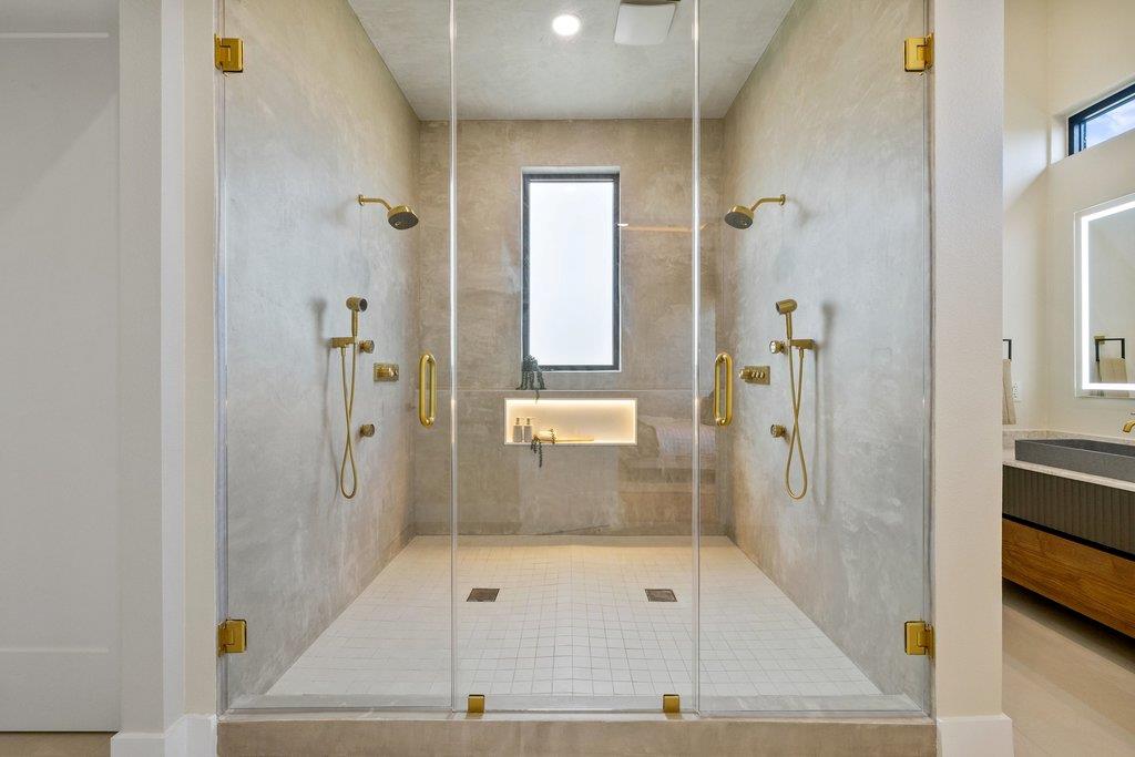 1508 Chalk Bluff Ct Property Photo 28