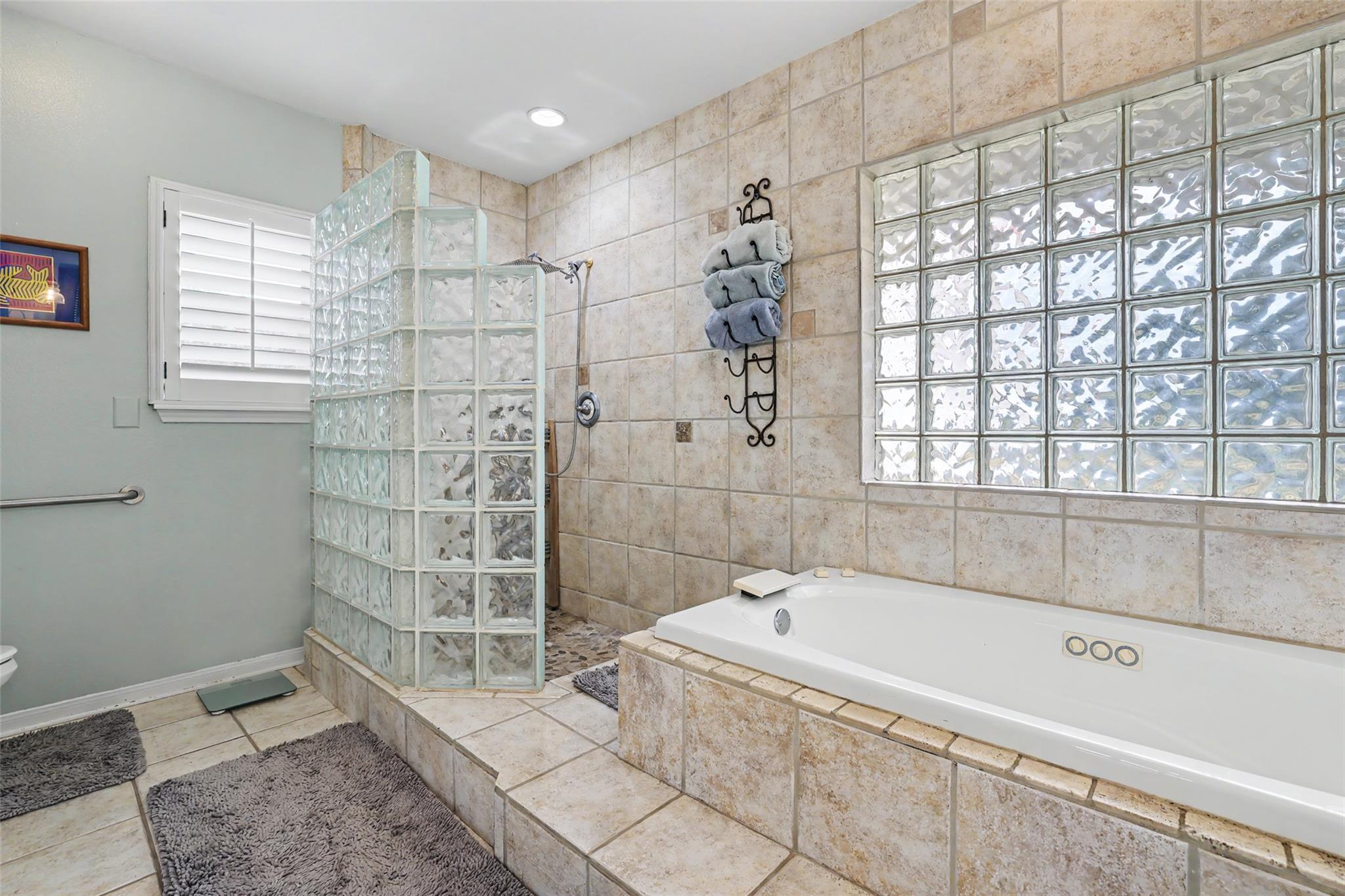 351 Laurel Crk Property Photo 14