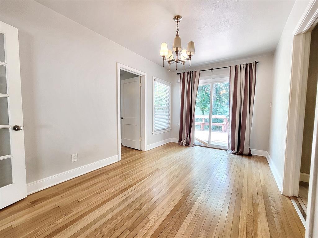 1009 E 38 1/2 St #b Property Photo 4