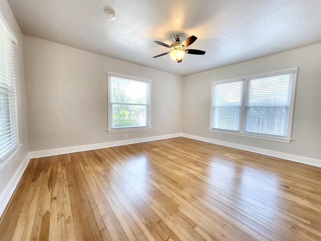 1009 E 38 1/2 St #b Property Photo 10