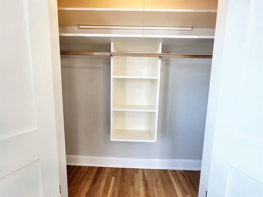 1009 E 38 1/2 St #b Property Photo 11