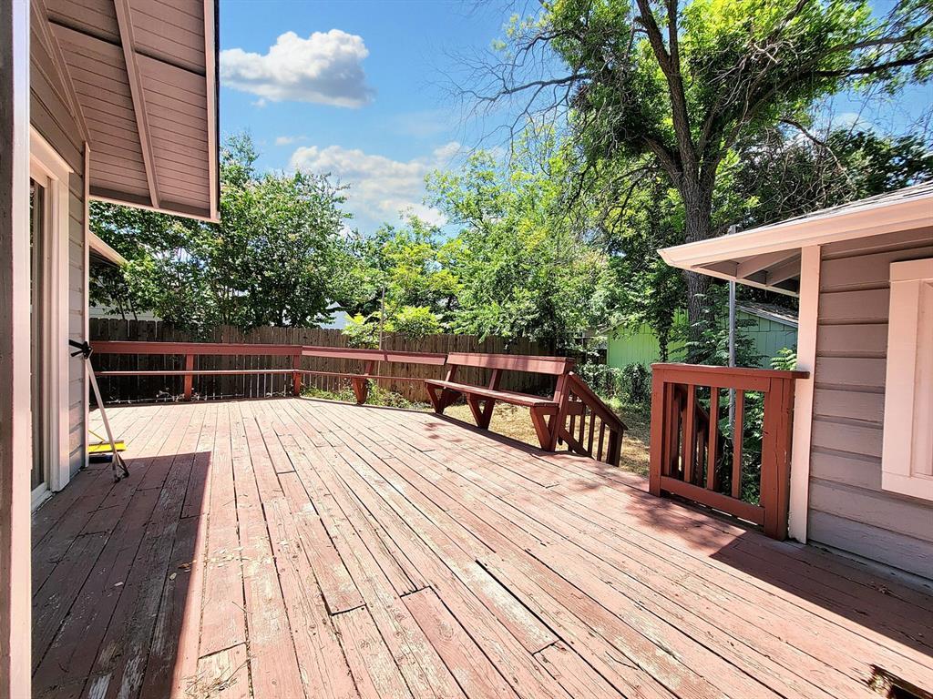 1009 E 38 1/2 St #b Property Photo 12