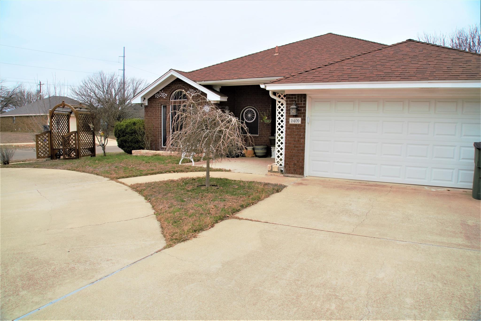 2409 Lava Ln Property Photo 6