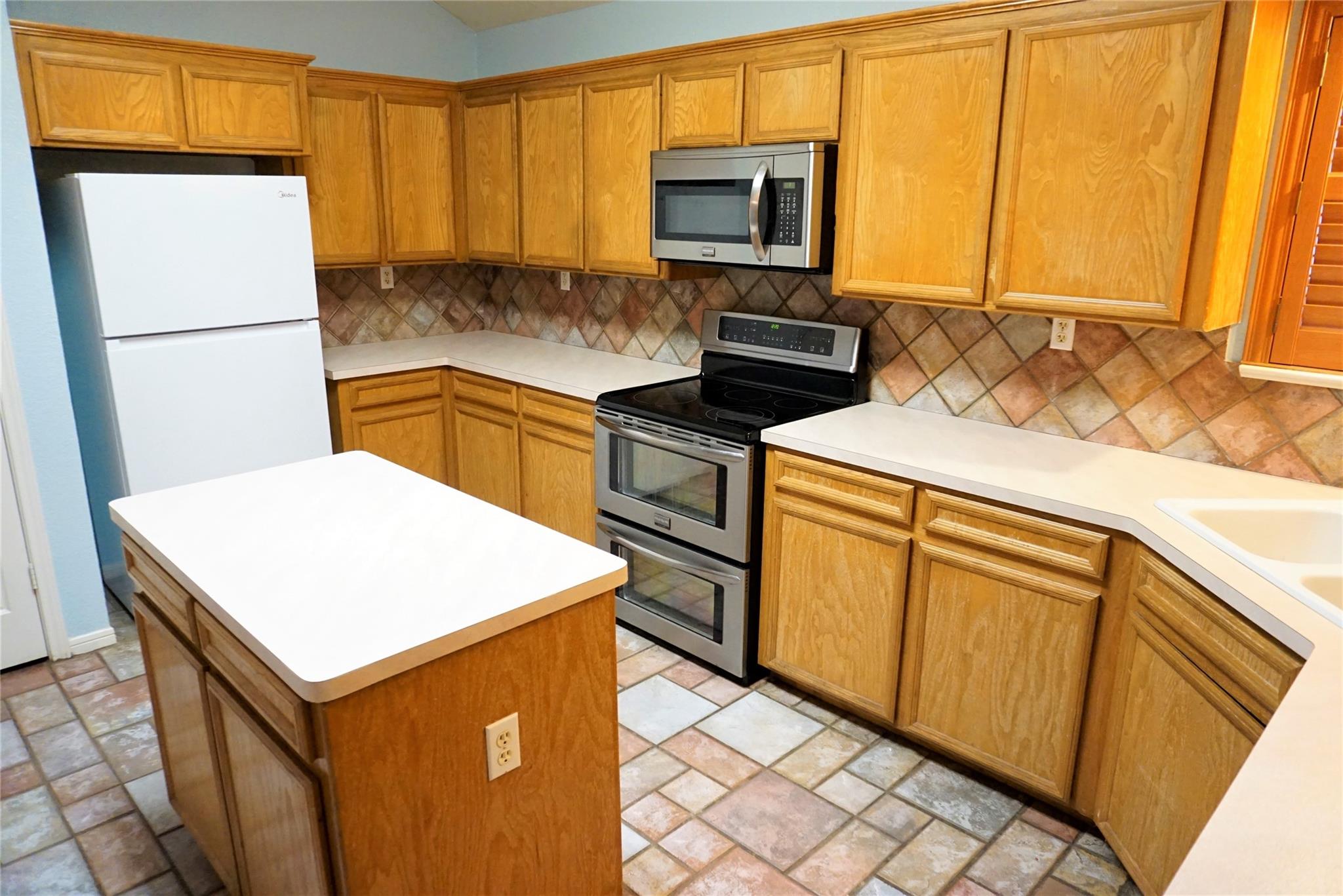 2409 Lava Ln Property Photo 16