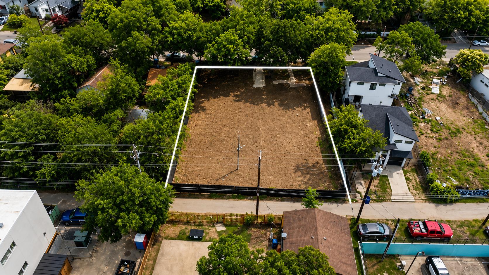 2017 E 8th St Property Photo 1