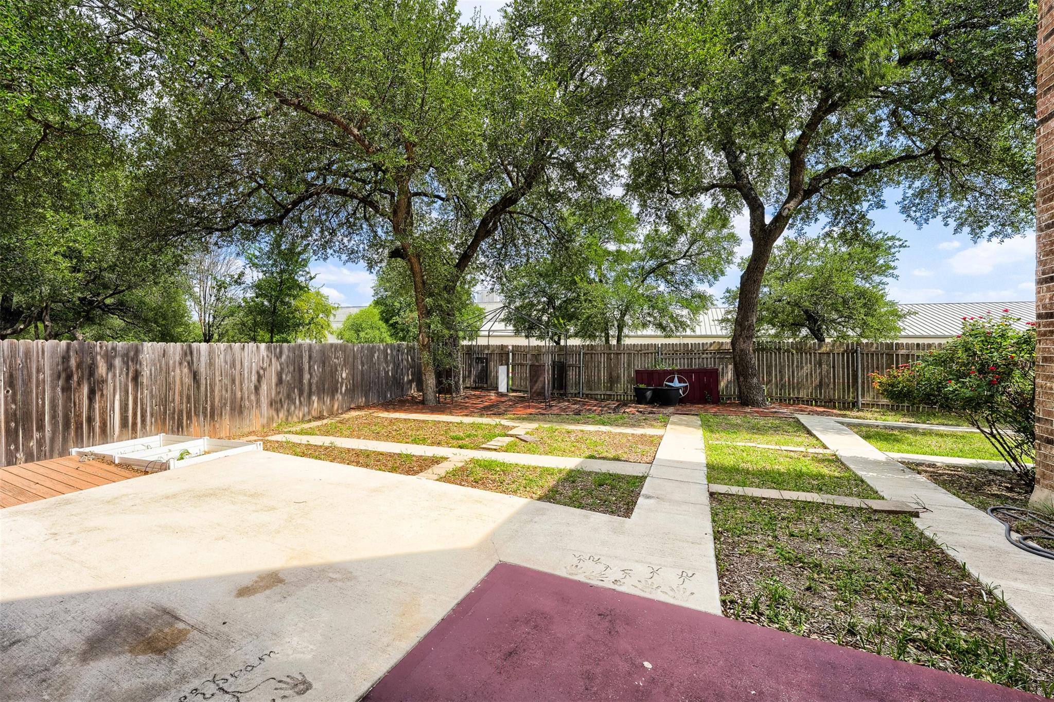 2310 Mckendrick Dr Property Photo 27