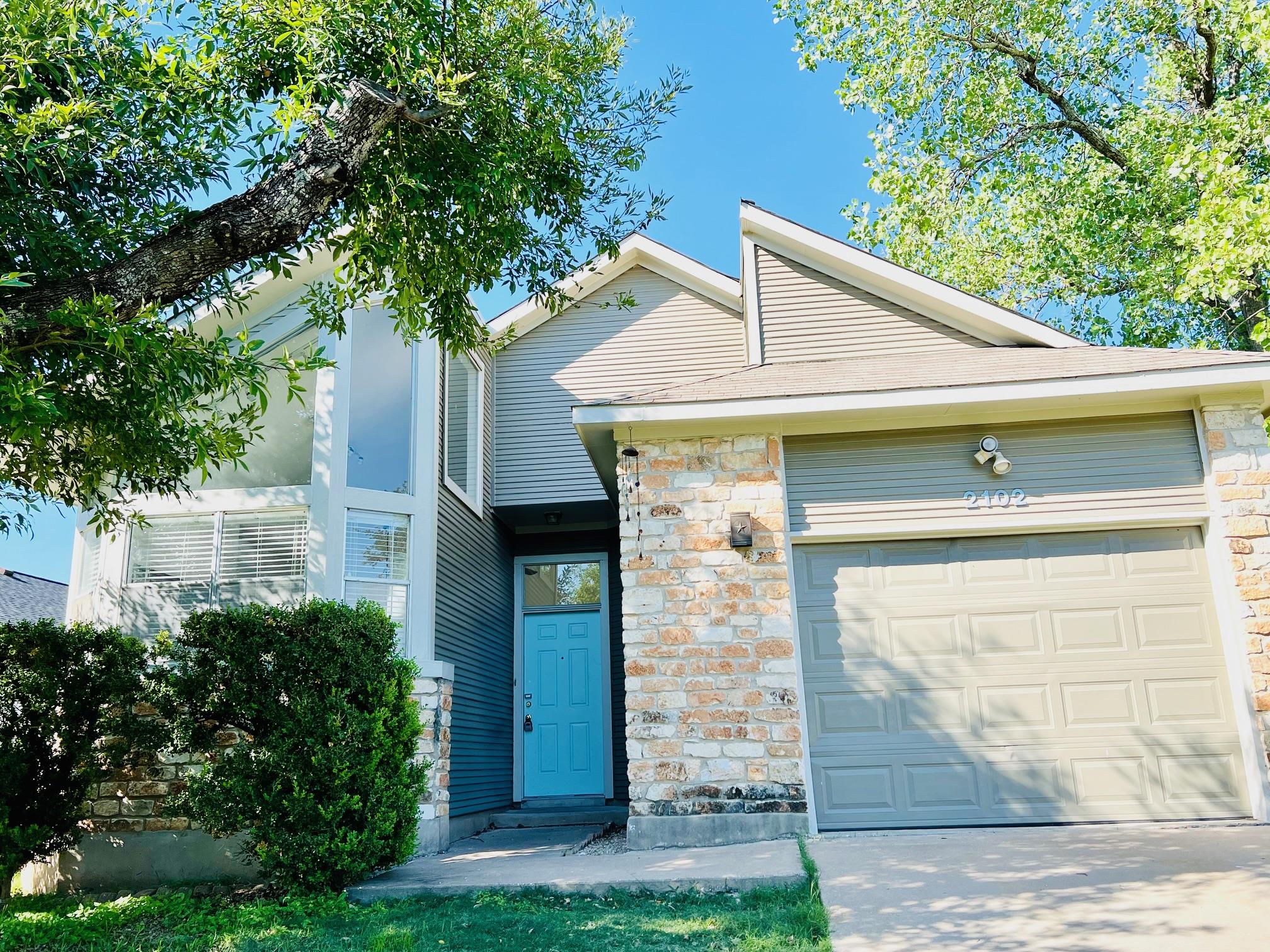 2102 Castle View Dr Property Photo