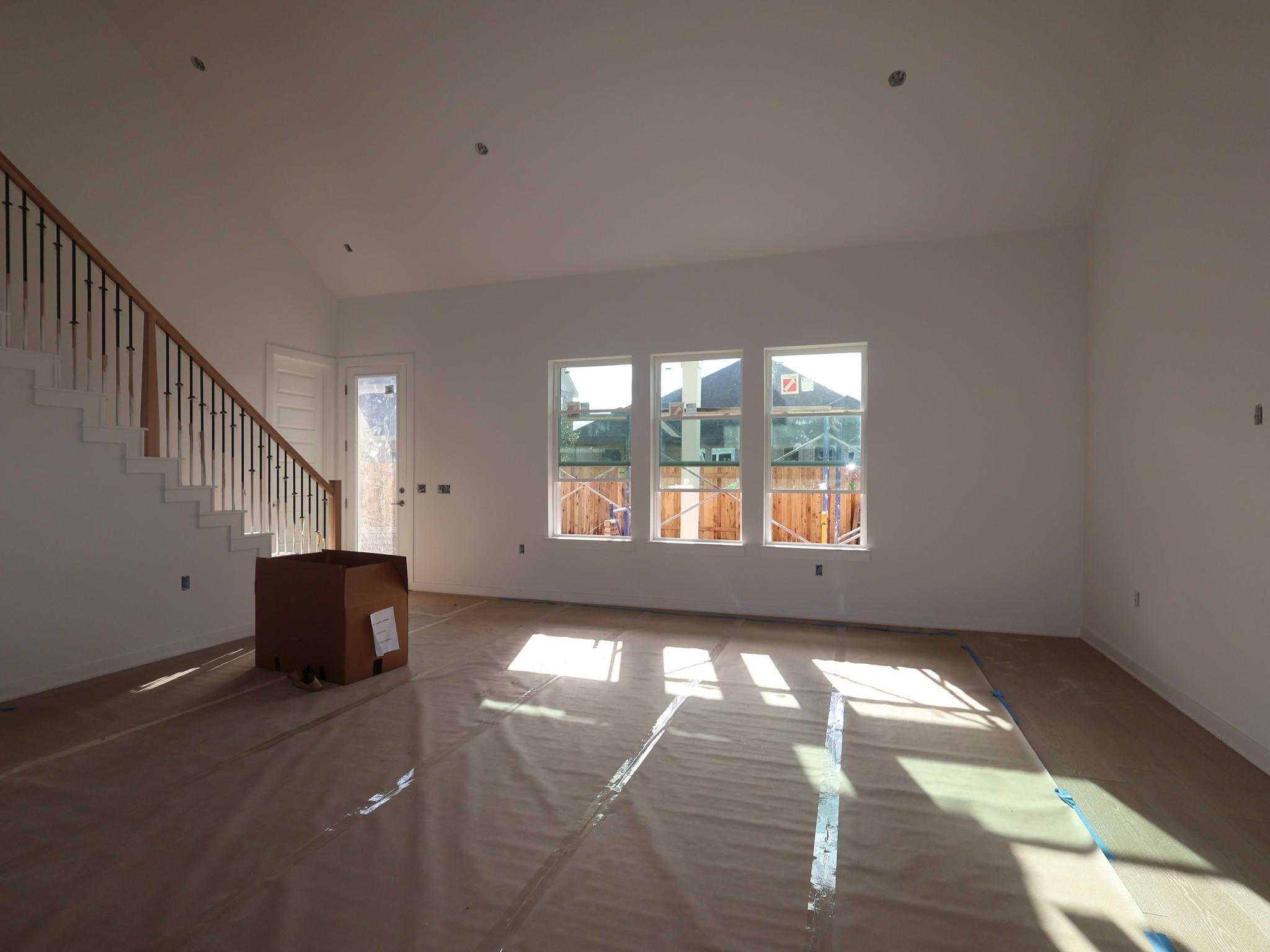 134 Leland Ave Property Photo 3
