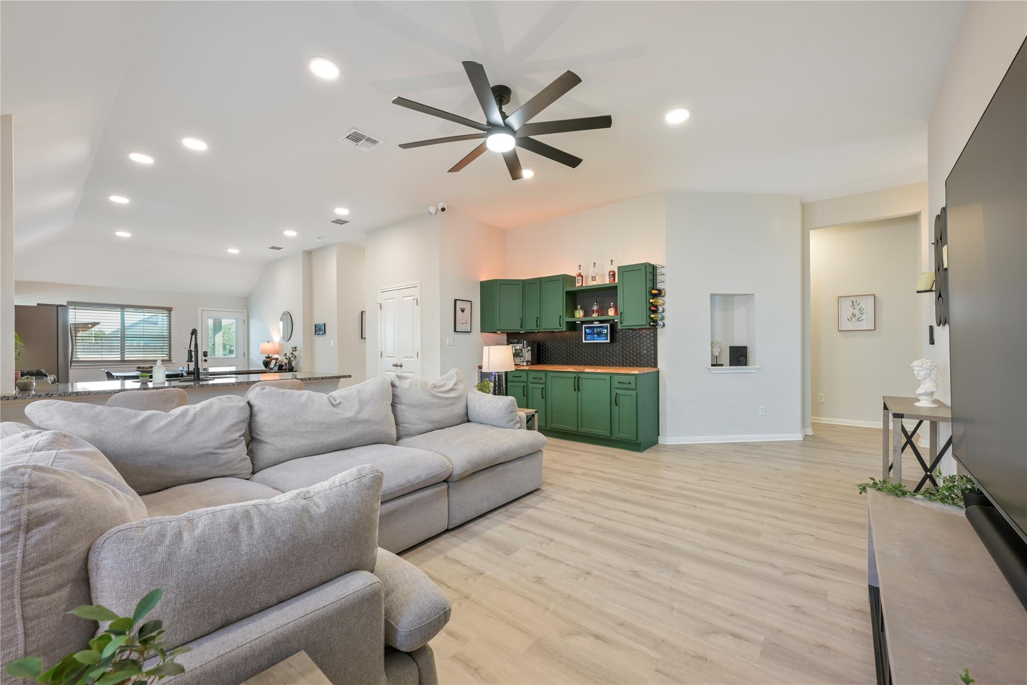 227 Biscayne Bay Bnd Property Photo 2