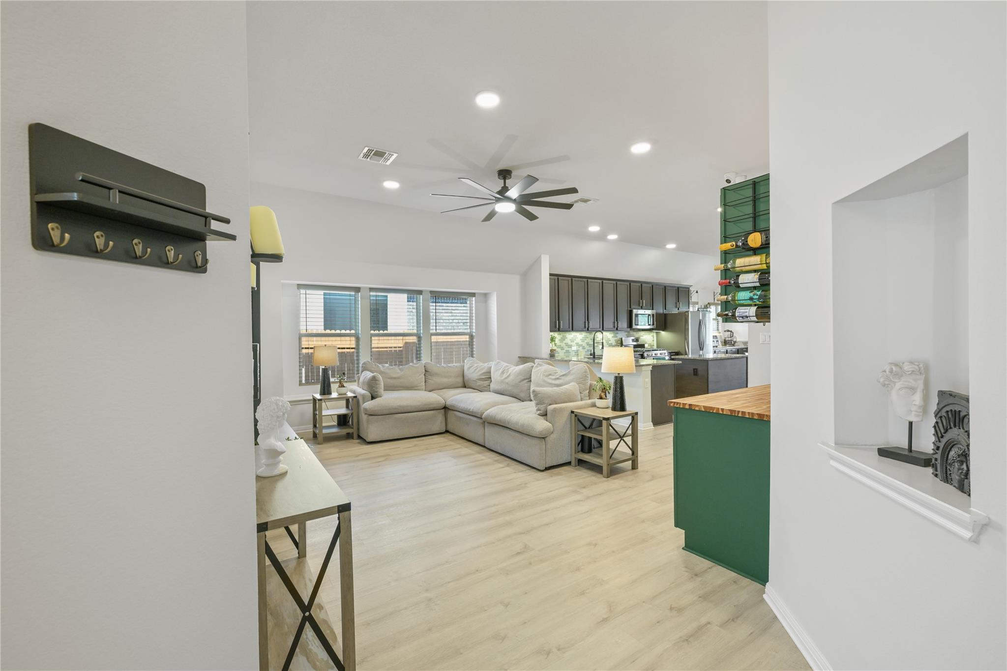 227 Biscayne Bay Bnd Property Photo 7
