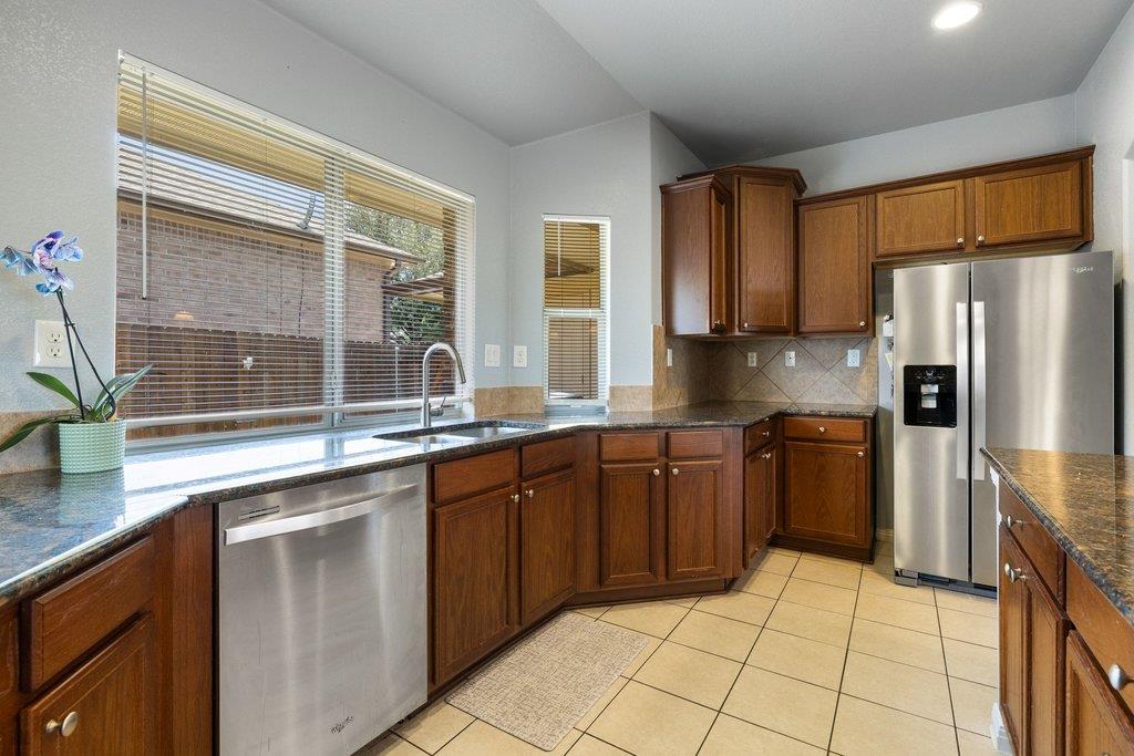 212 Lismore St Property Photo 20