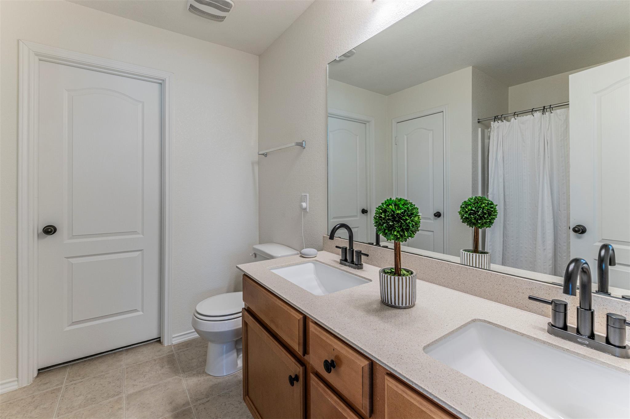 728 Bailey Park Dr Property Photo 32