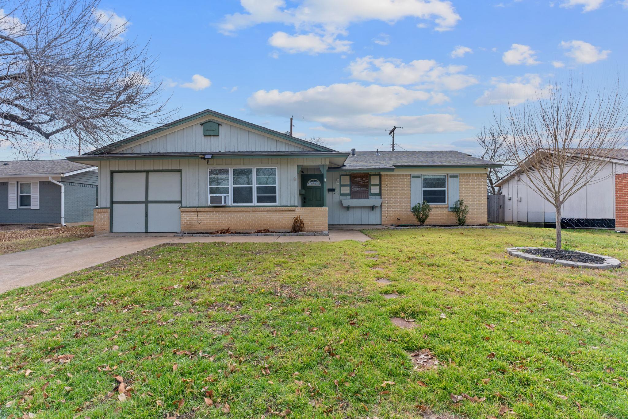 8305 Stillwood Ln Property Photo