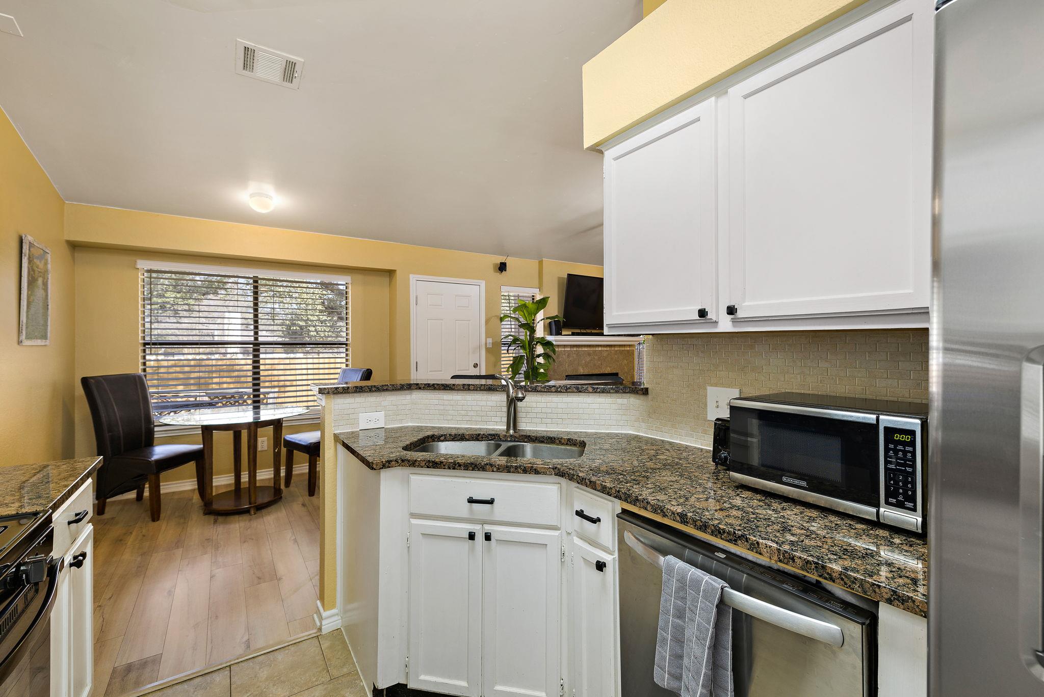 7016 Buccaneer Trl Property Photo 10