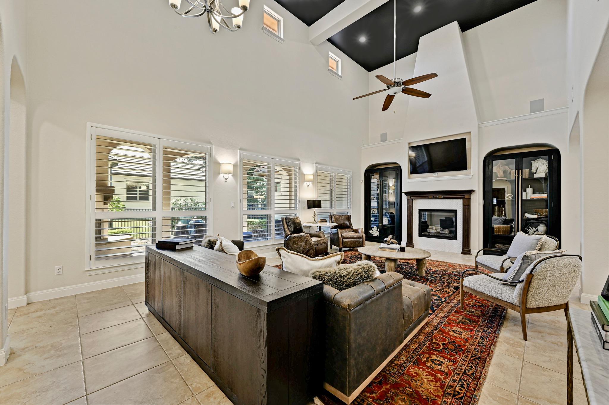 228 Cimarron Hills Trl E Property Photo 8