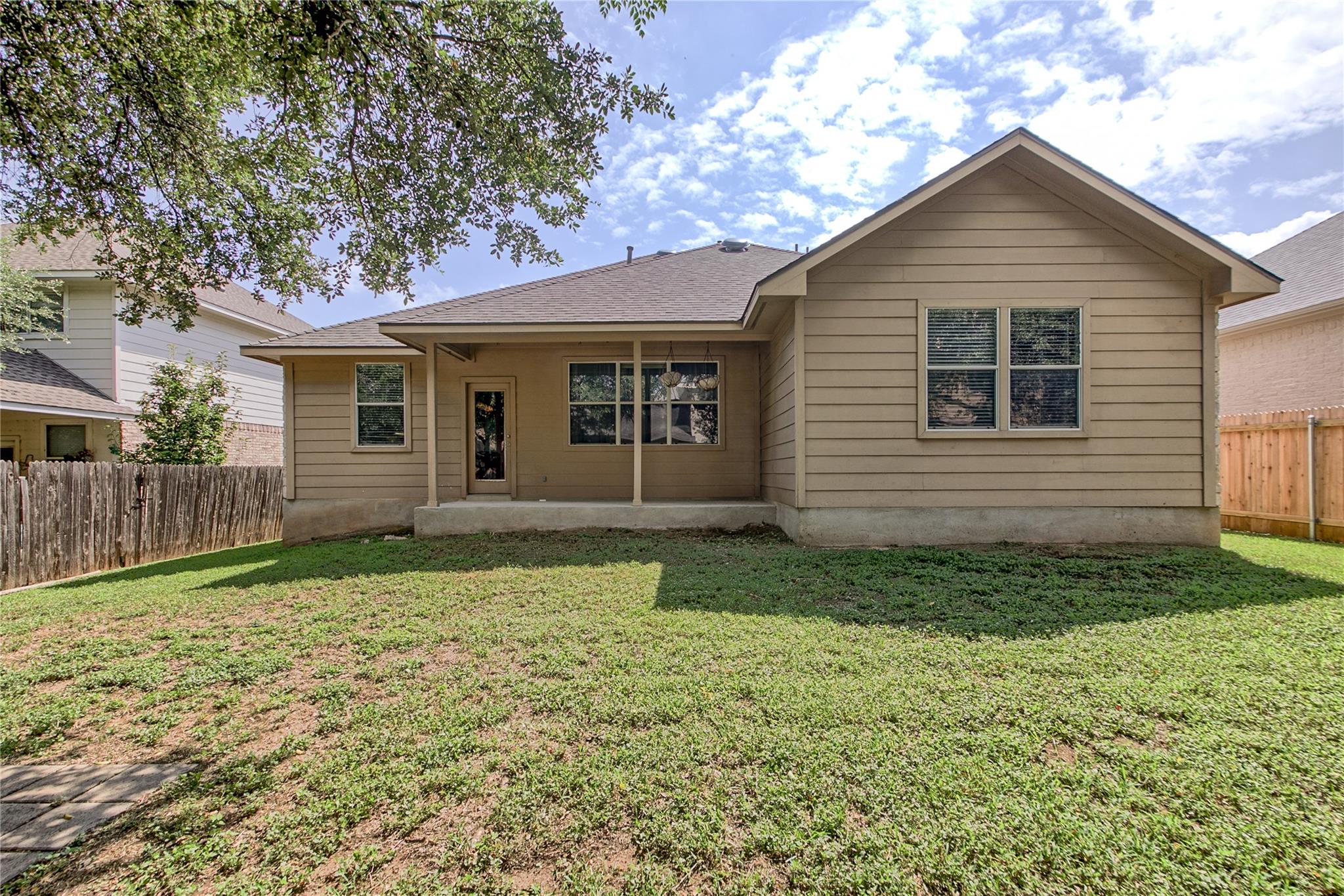 313 Olmos Dr Property Photo 30