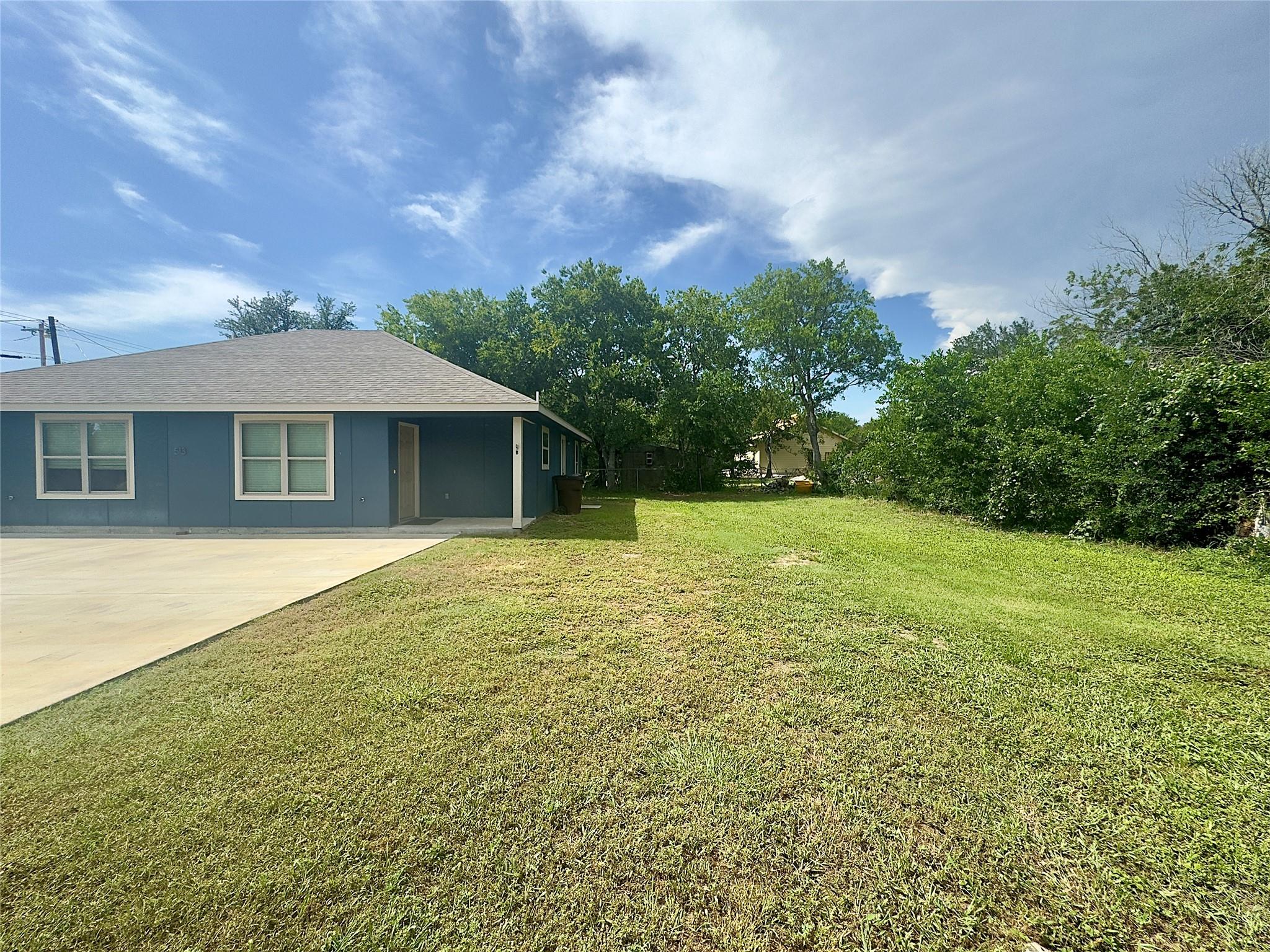 513 W China St #b Property Photo 3