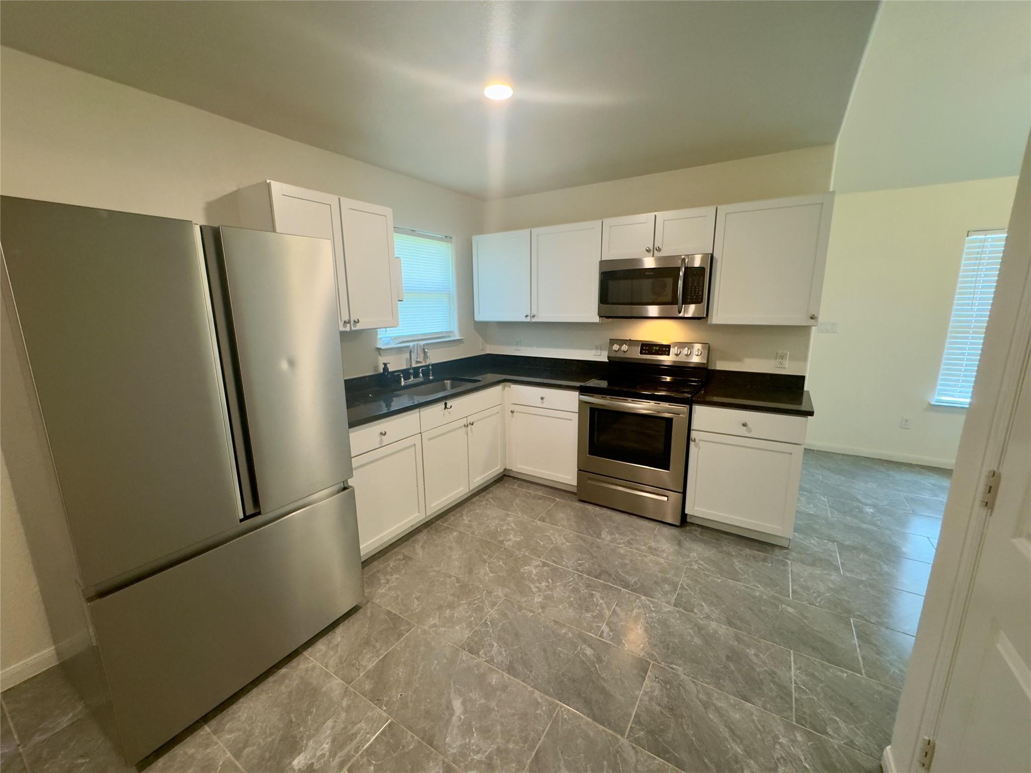 513 W China St #b Property Photo 8