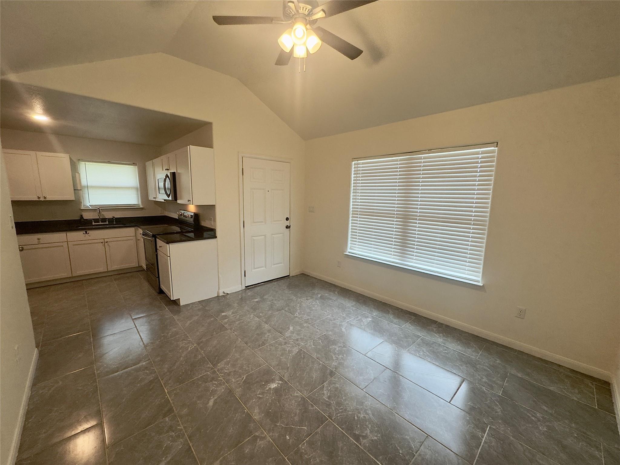 513 W China St #b Property Photo 9