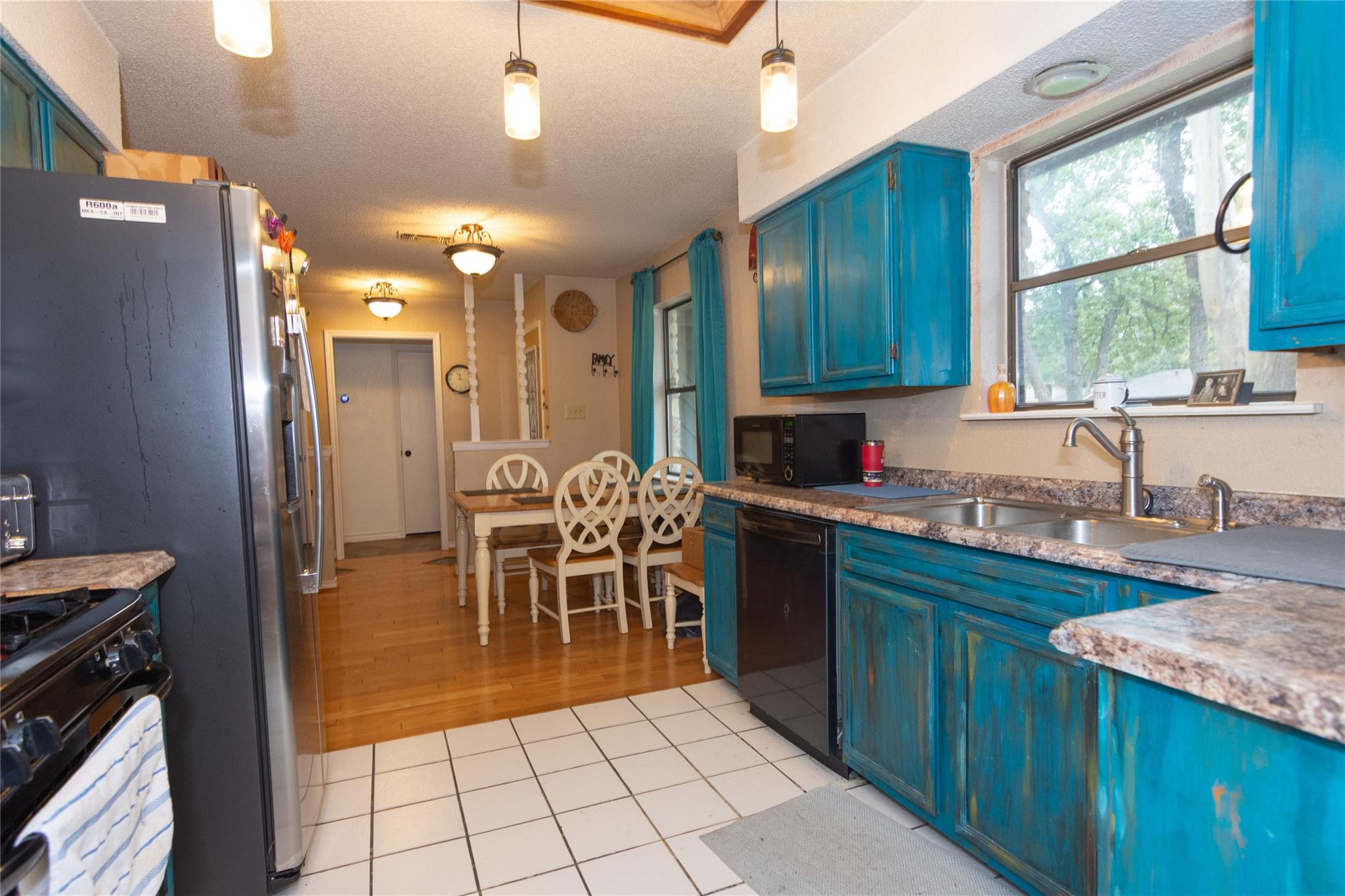 1810 Hermitage Dr Property Photo 7