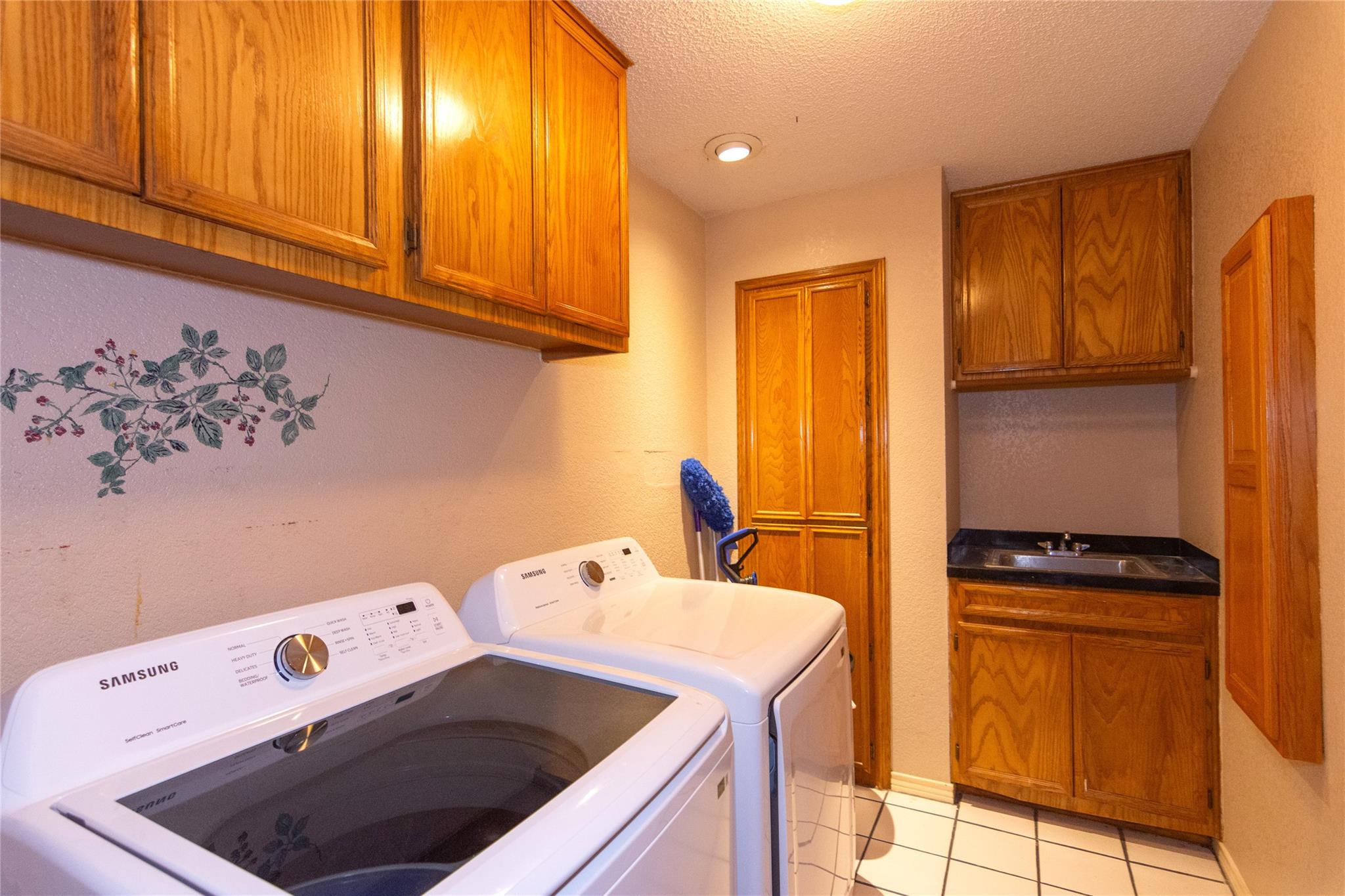 1810 Hermitage Dr Property Photo 22