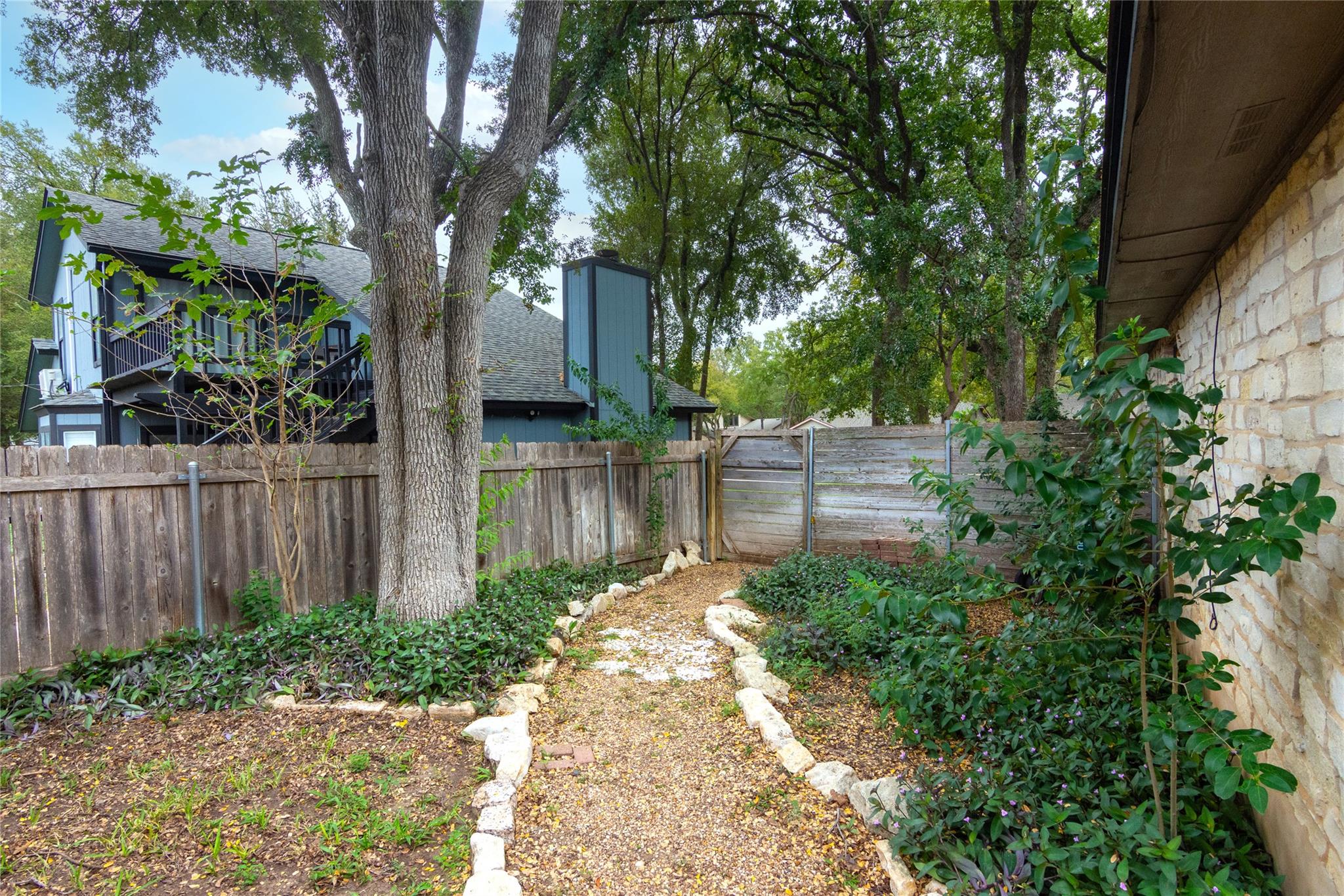 1810 Hermitage Dr Property Photo 32