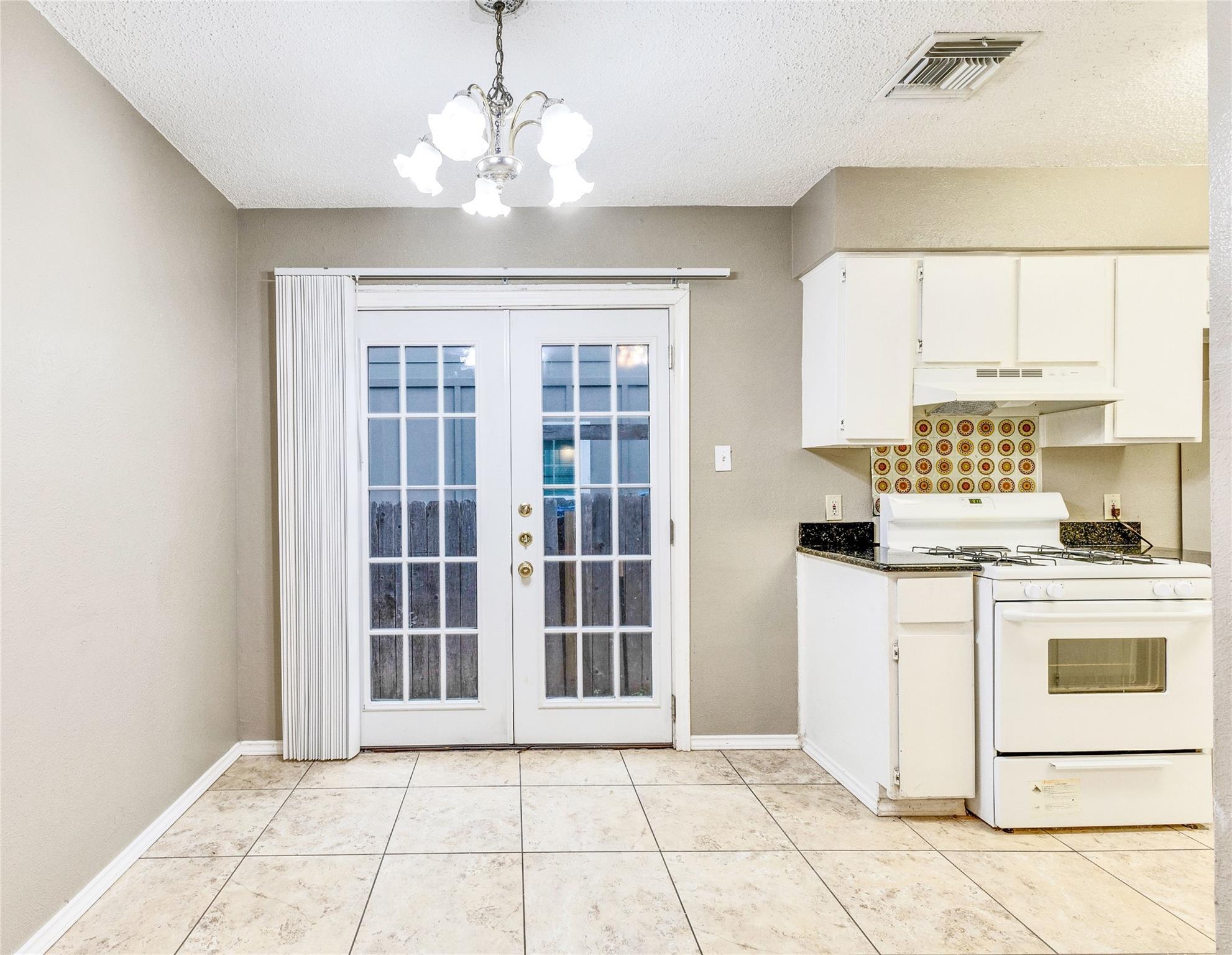 10801 Lanshire Dr #a Property Photo 6