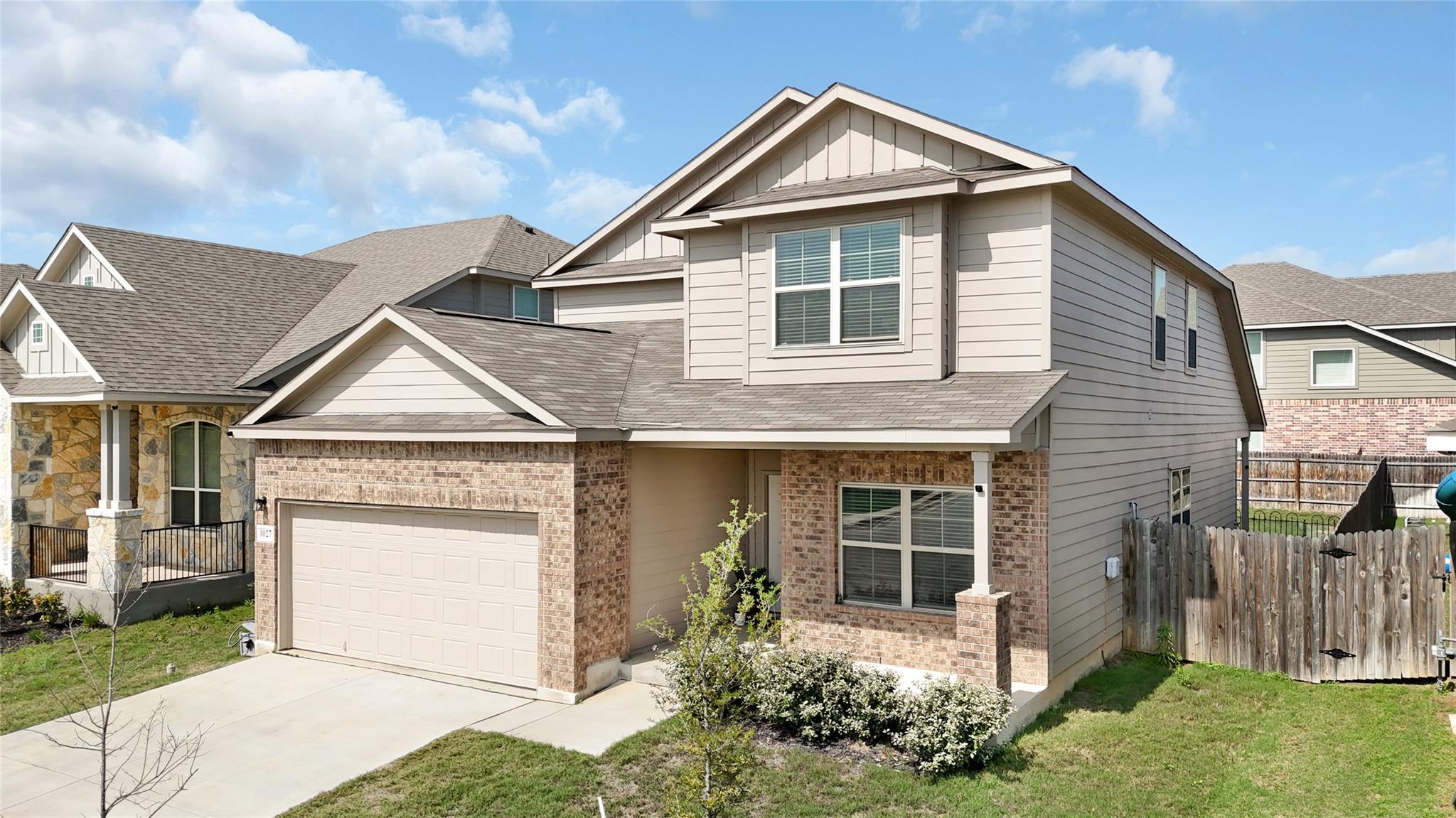1027 Slight St Property Photo 1