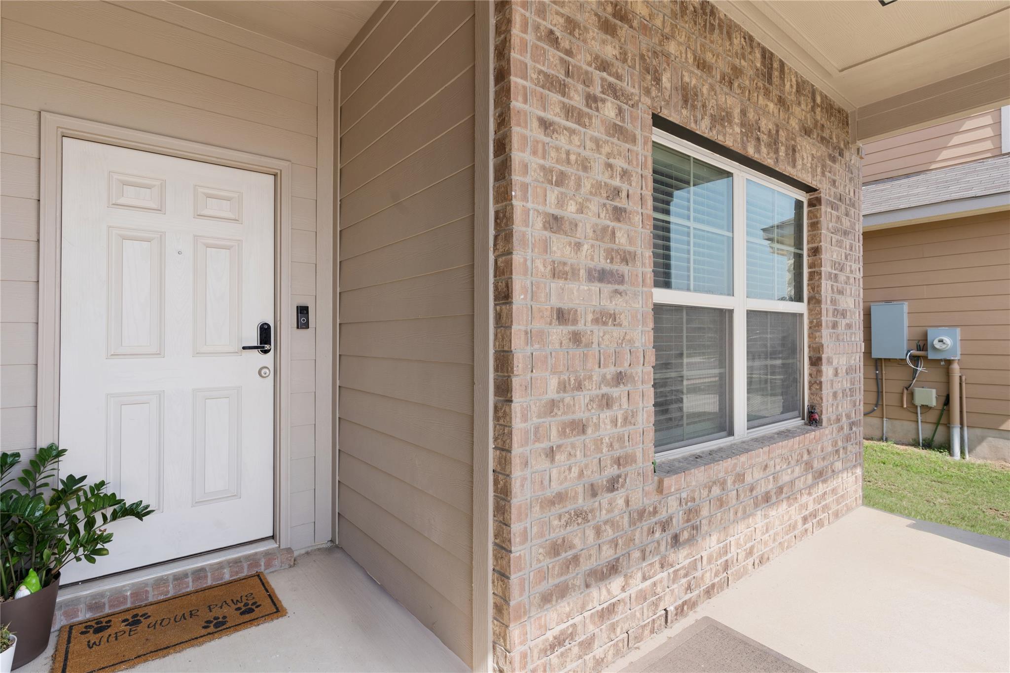 1027 Slight St Property Photo 2