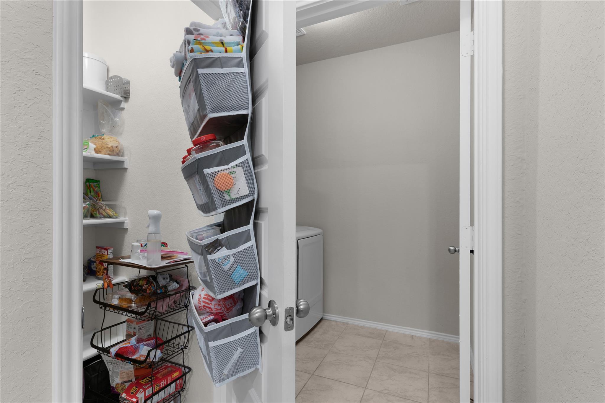 1027 Slight St Property Photo 8