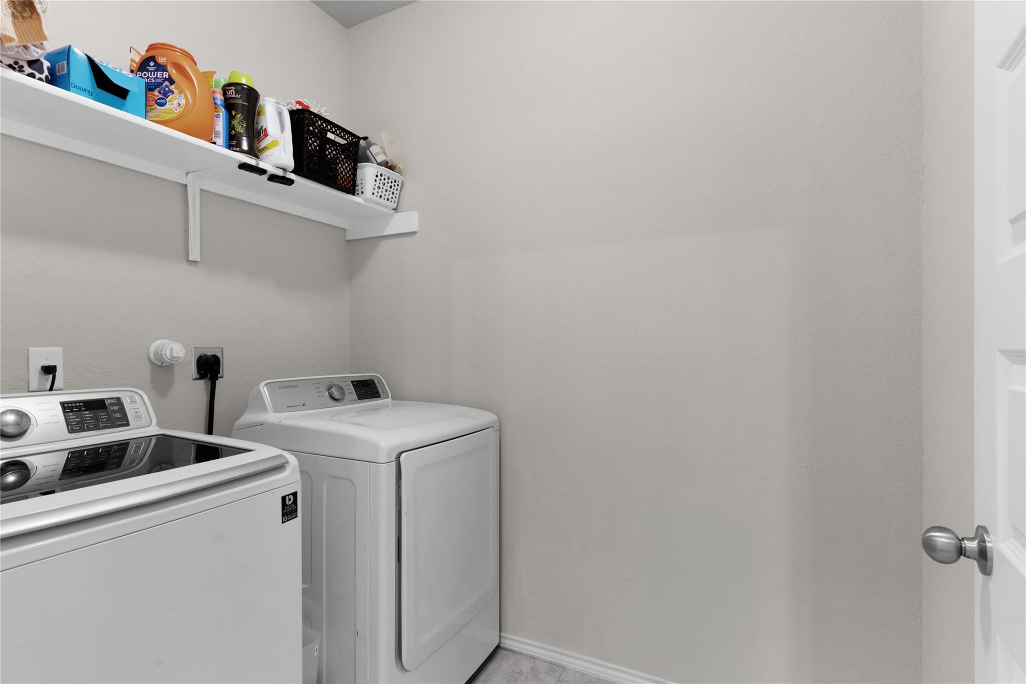 1027 Slight St Property Photo 9