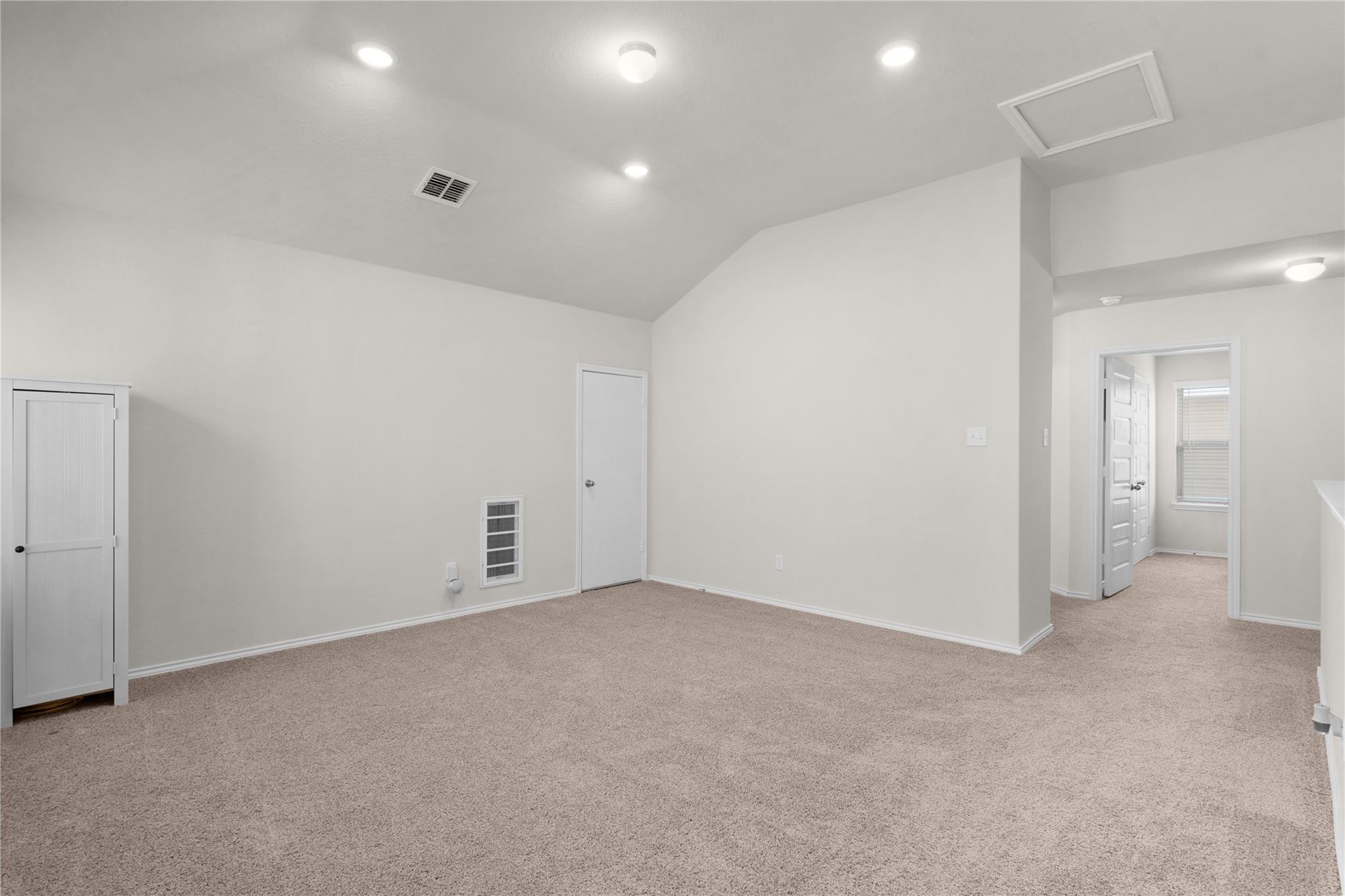 1027 Slight St Property Photo 21