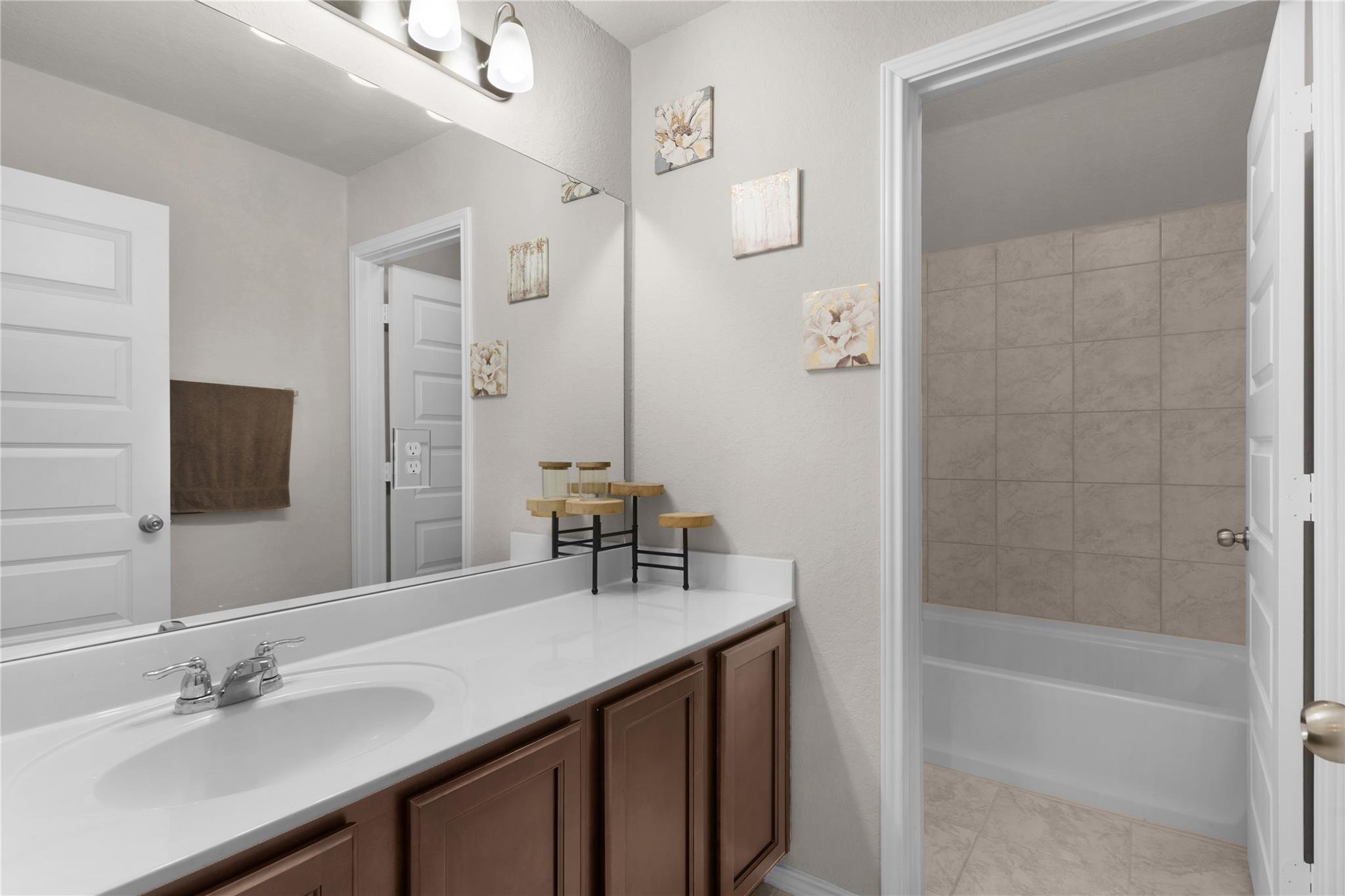 1027 Slight St Property Photo 26