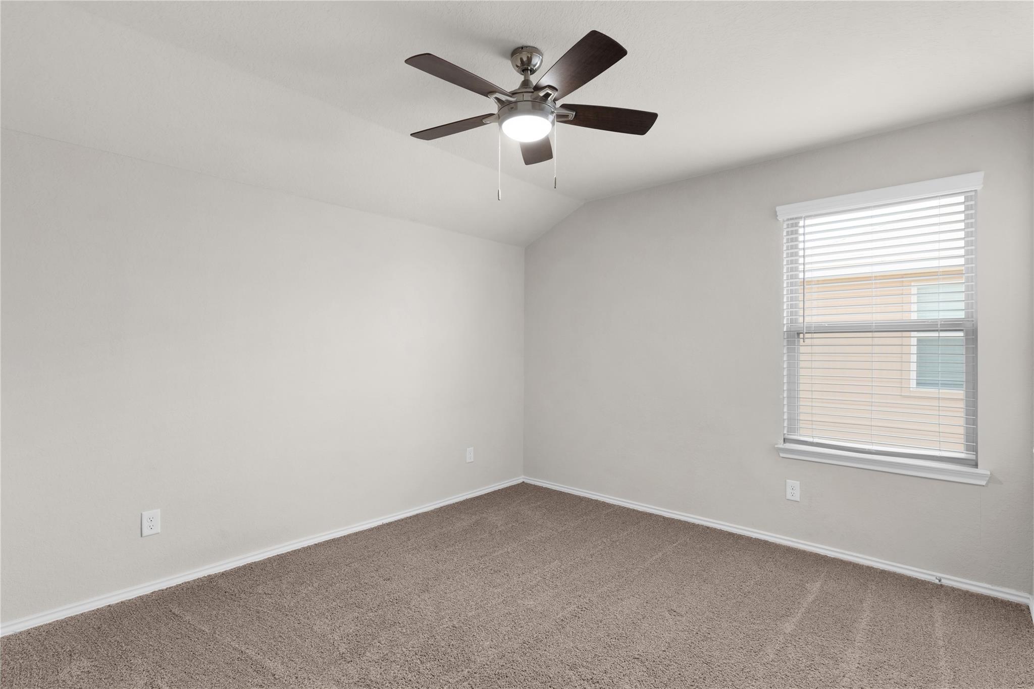1027 Slight St Property Photo 27