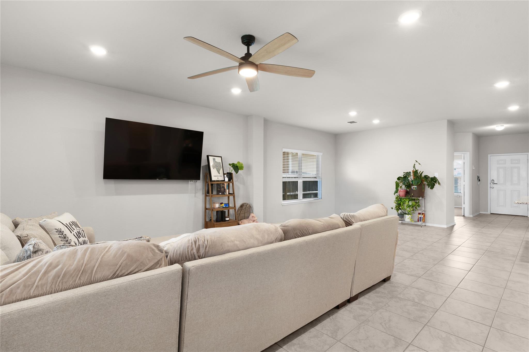 1027 Slight St Property Photo 28