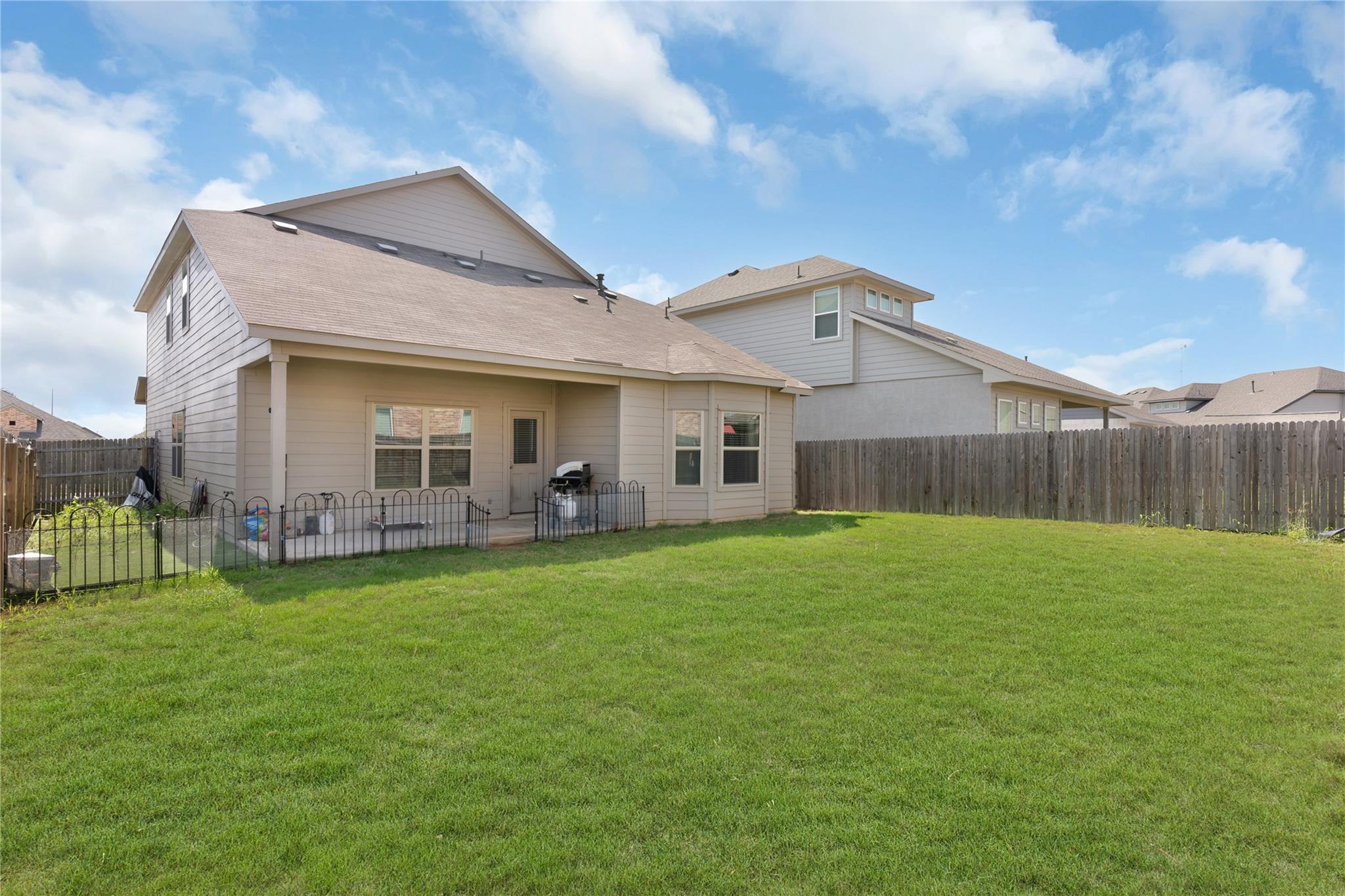 1027 Slight St Property Photo 31