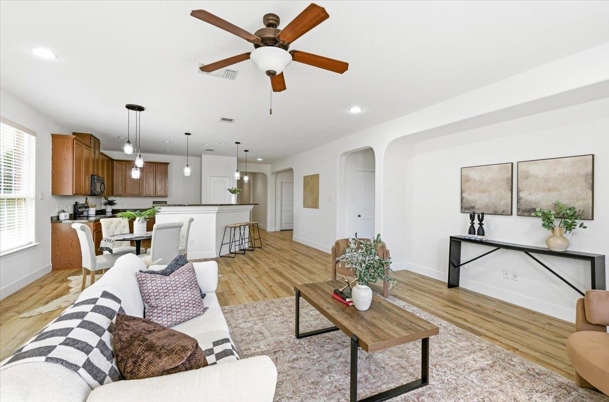 1113 Renaissance Trl Property Photo 3