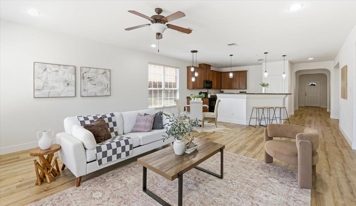 1113 Renaissance Trl Property Photo 4